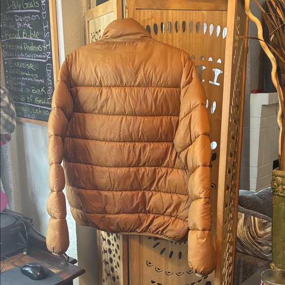 Forever 21 Men's Tan Puffer Jacket - Picture 6 of 11